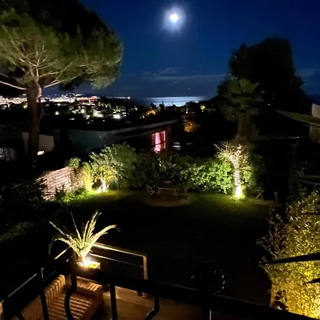 Maison Dans Avec Piscine Et Tennis Holiday home Antibes