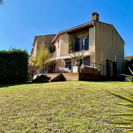 Holiday home Maison Dans Avec Piscine Et Tennis *